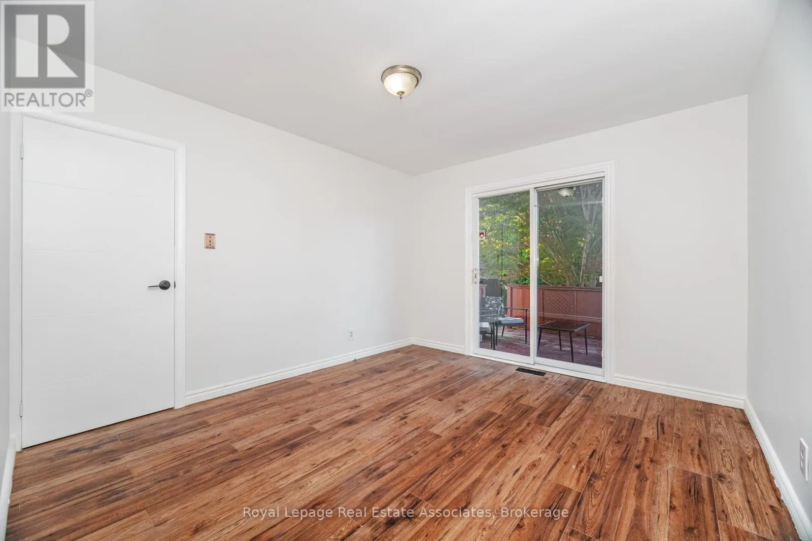 UPPER - 319 GRANTHAM AVENUE