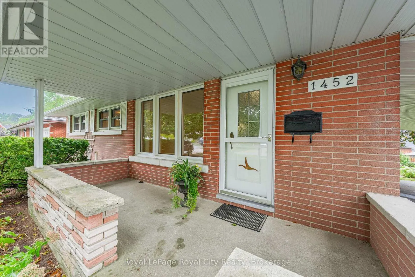 1452 MARY AVENUE