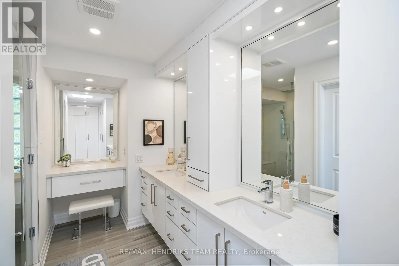 2 BRIARFIELD CRESCENT