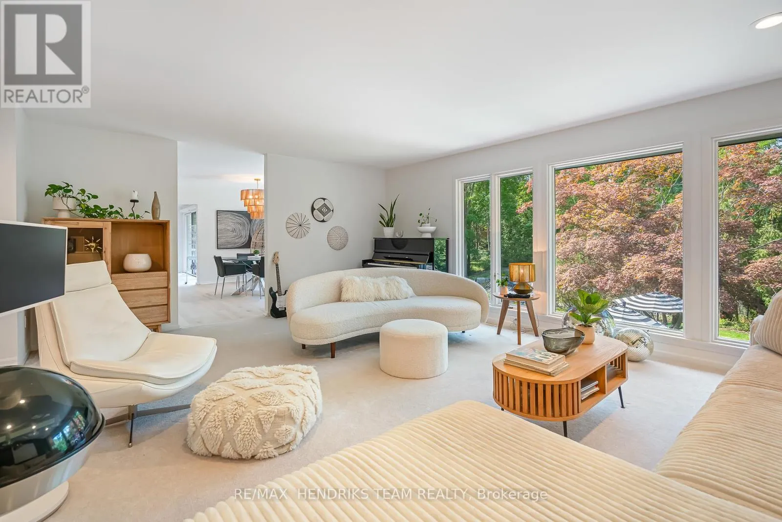 2 BRIARFIELD CRESCENT