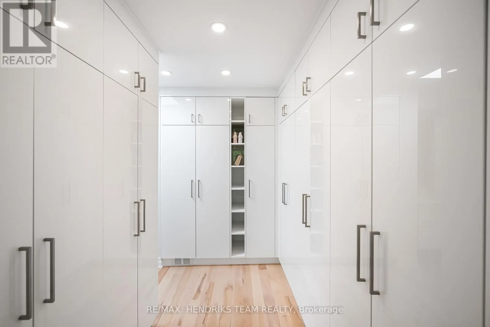 2 BRIARFIELD CRESCENT
