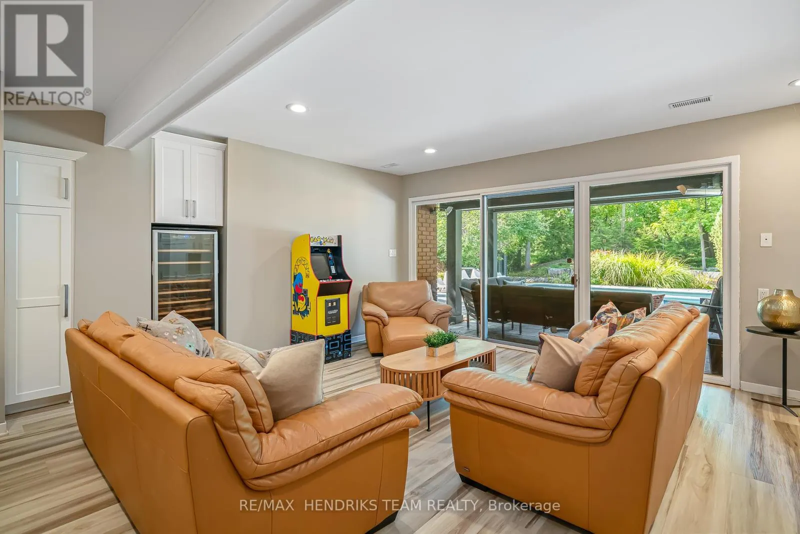 2 BRIARFIELD CRESCENT