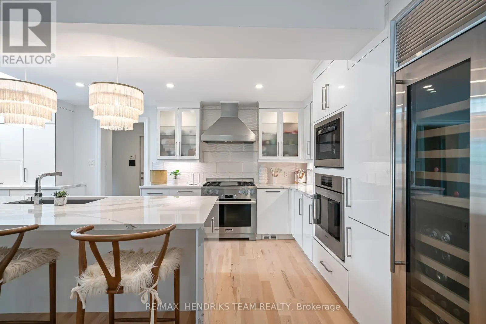 2 BRIARFIELD CRESCENT