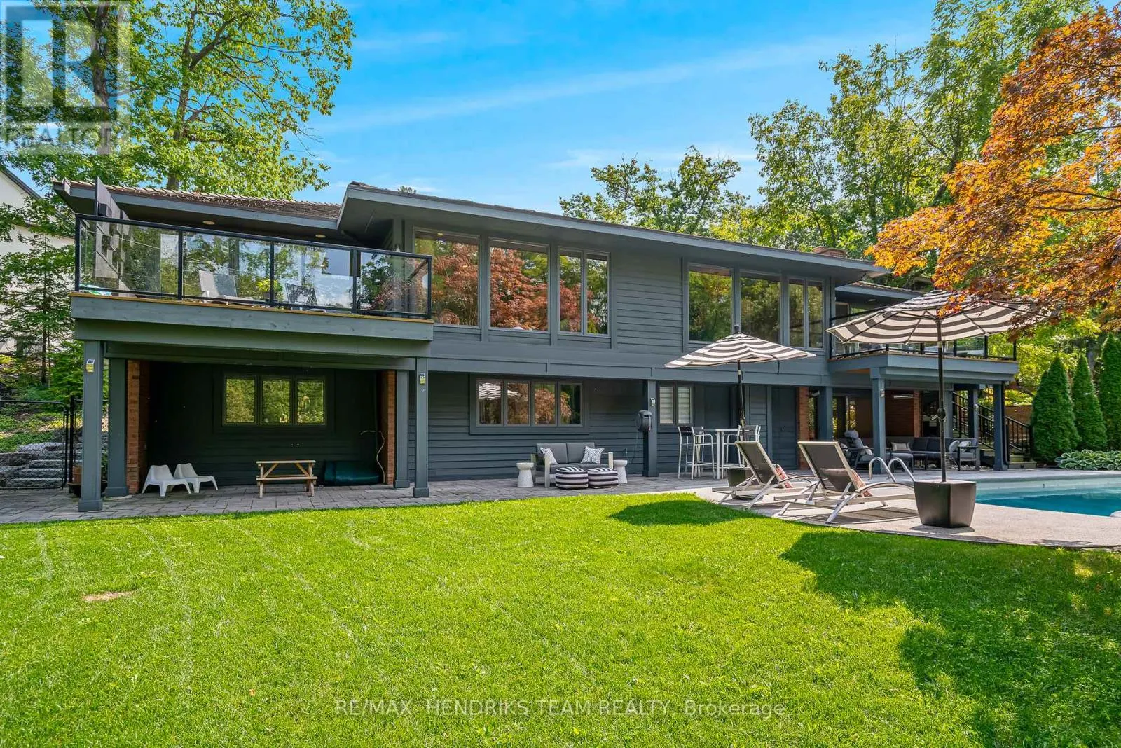 2 BRIARFIELD CRESCENT