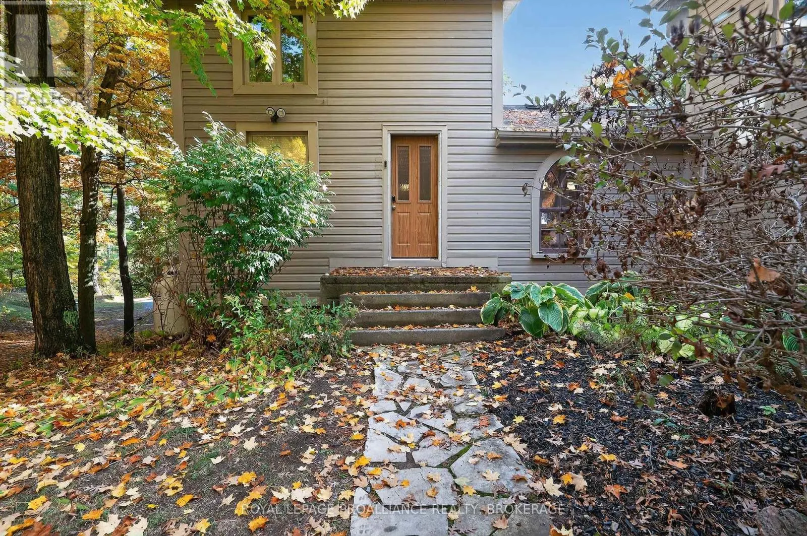 18 HICKORY LANE