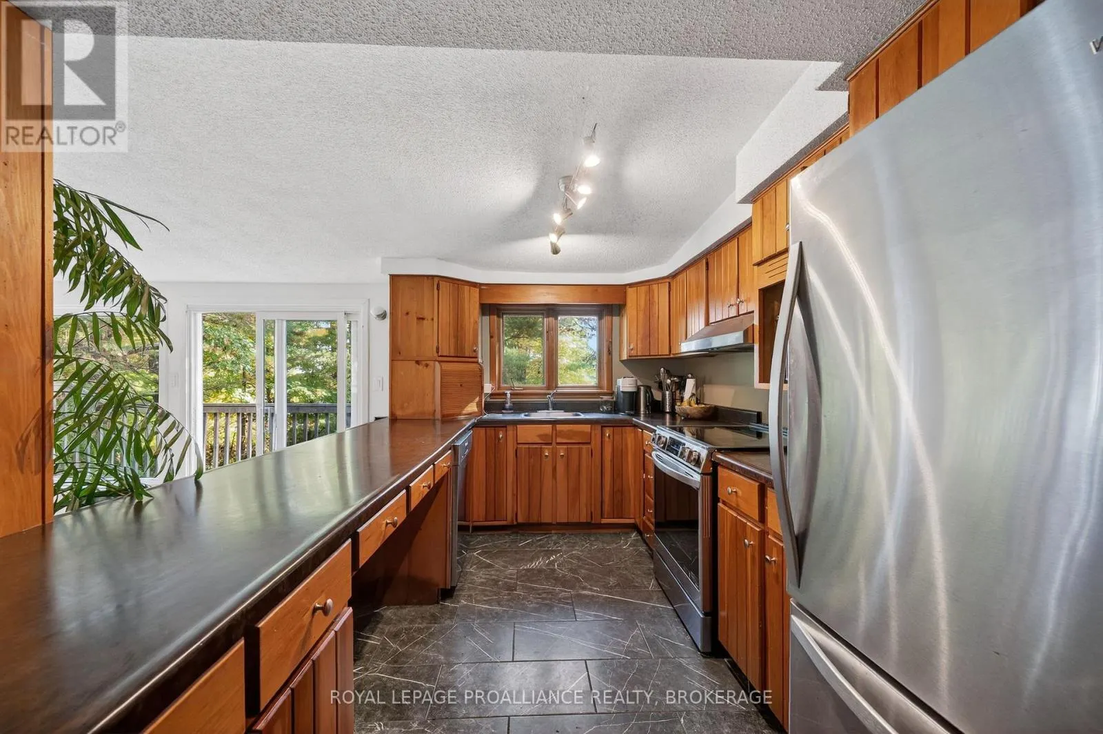 18 HICKORY LANE