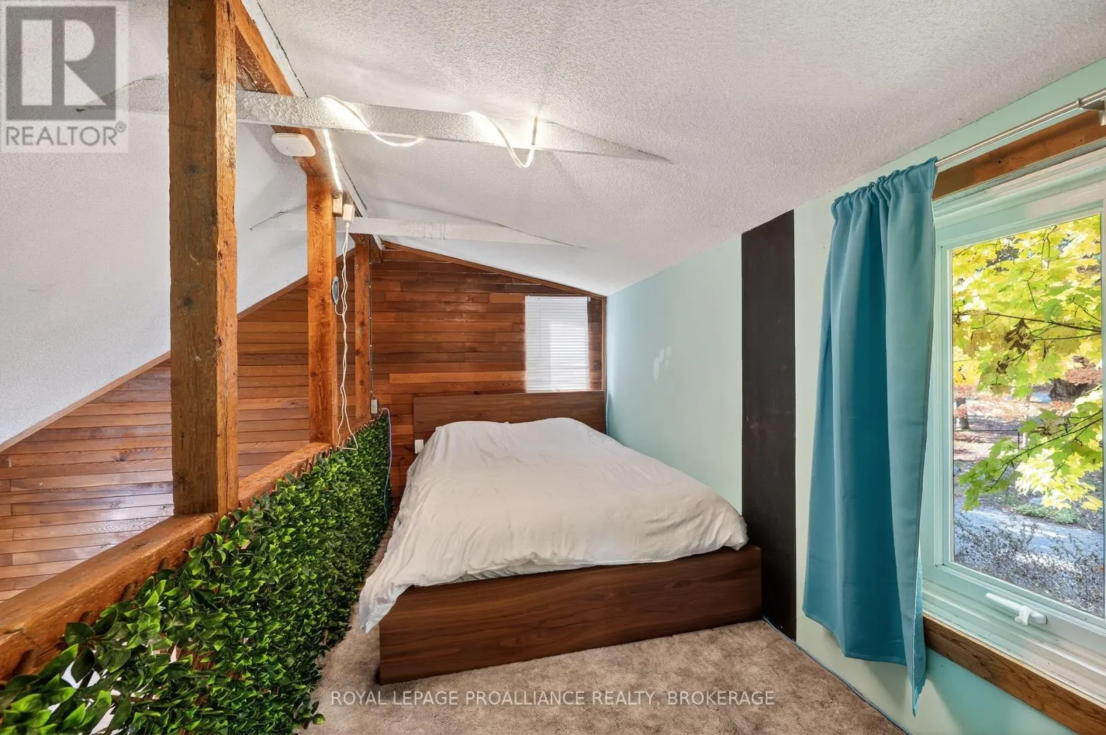 18 HICKORY LANE
