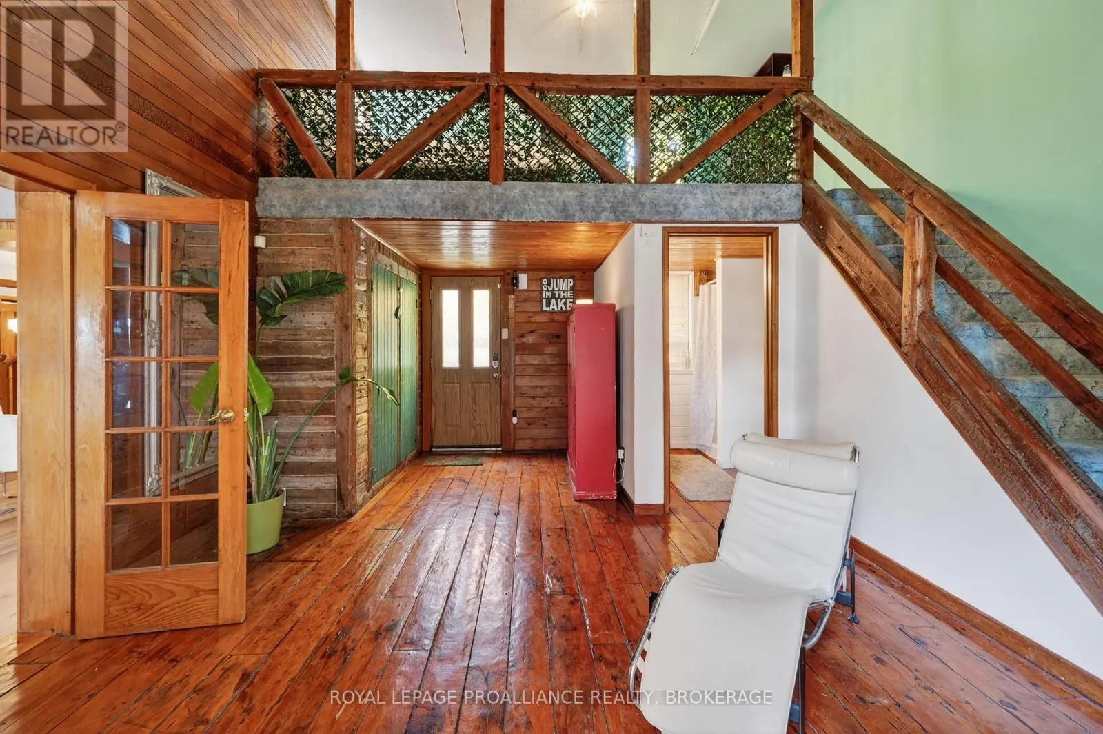 18 HICKORY LANE