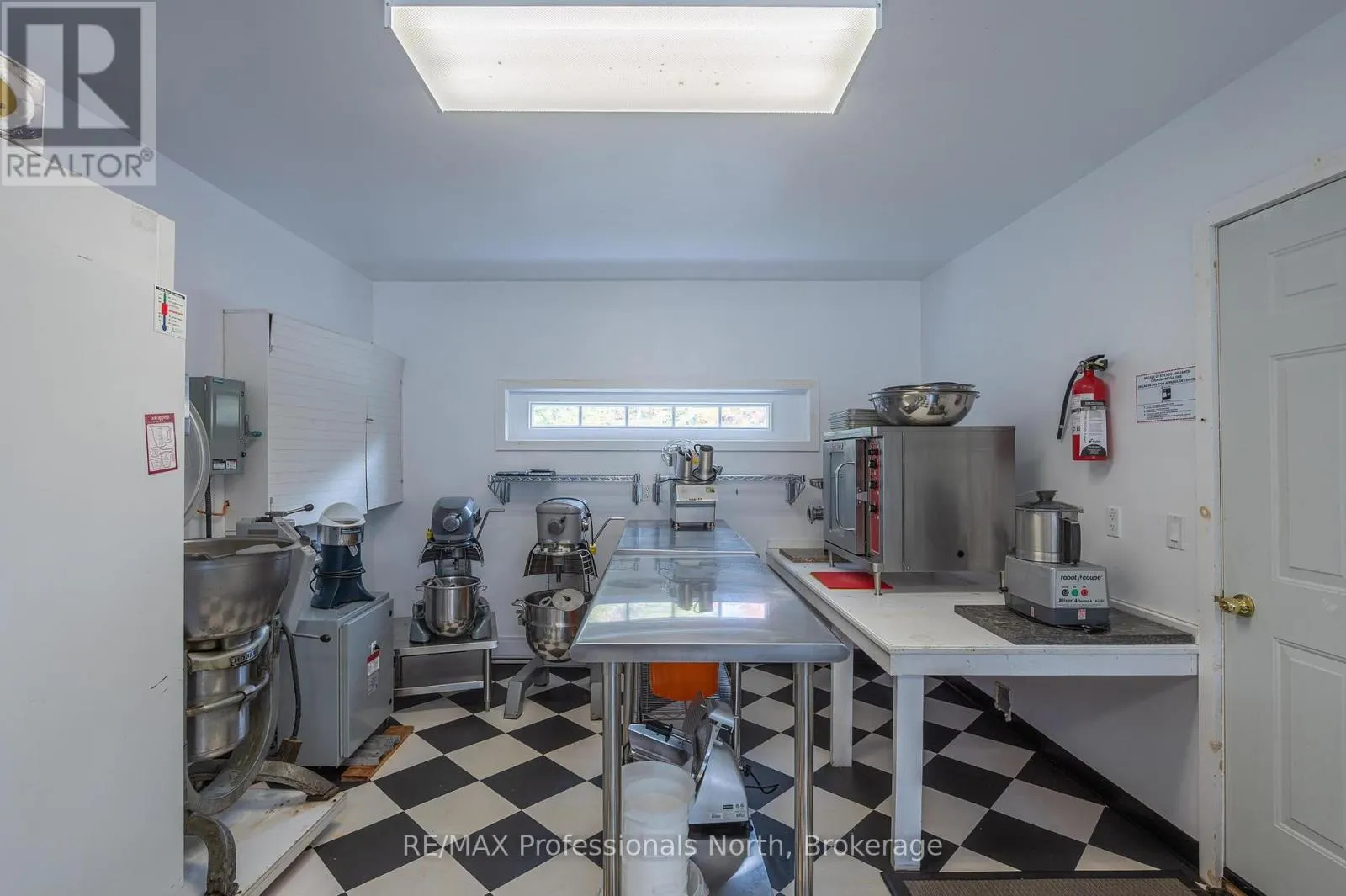 1110 SEDGWICK ROAD