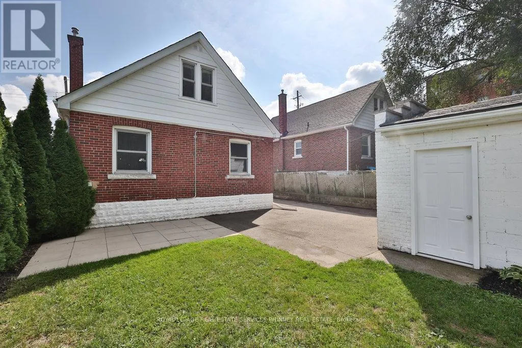 256 WALTER AVENUE S