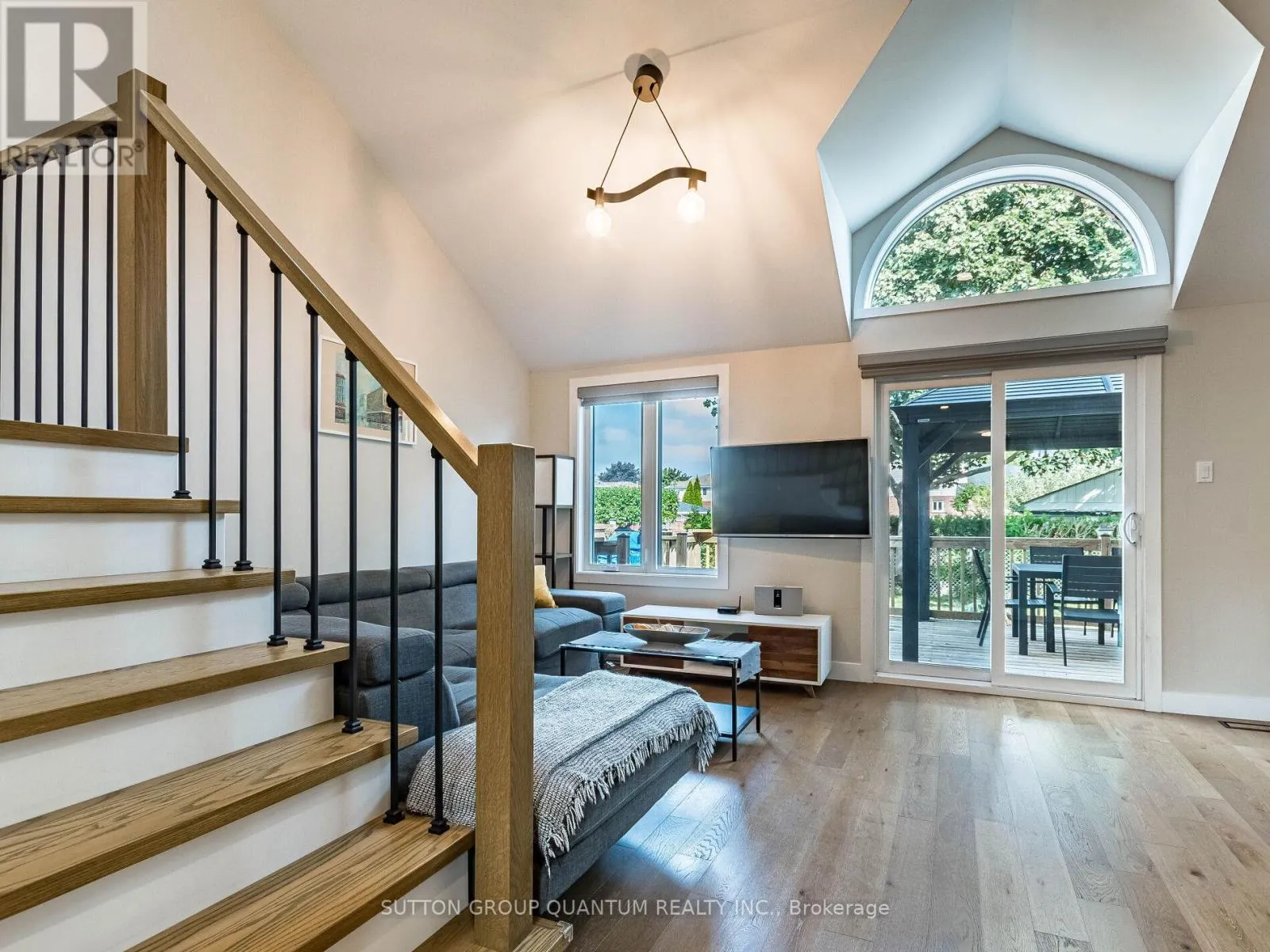 90 IRONSTONE DRIVE