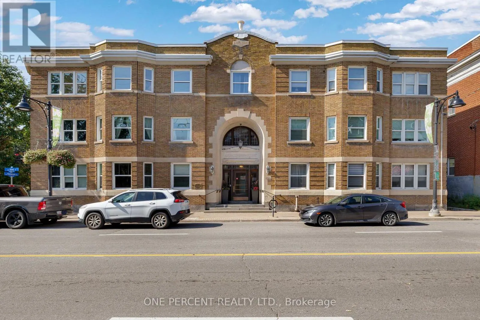 25 - 612 BANK STREET