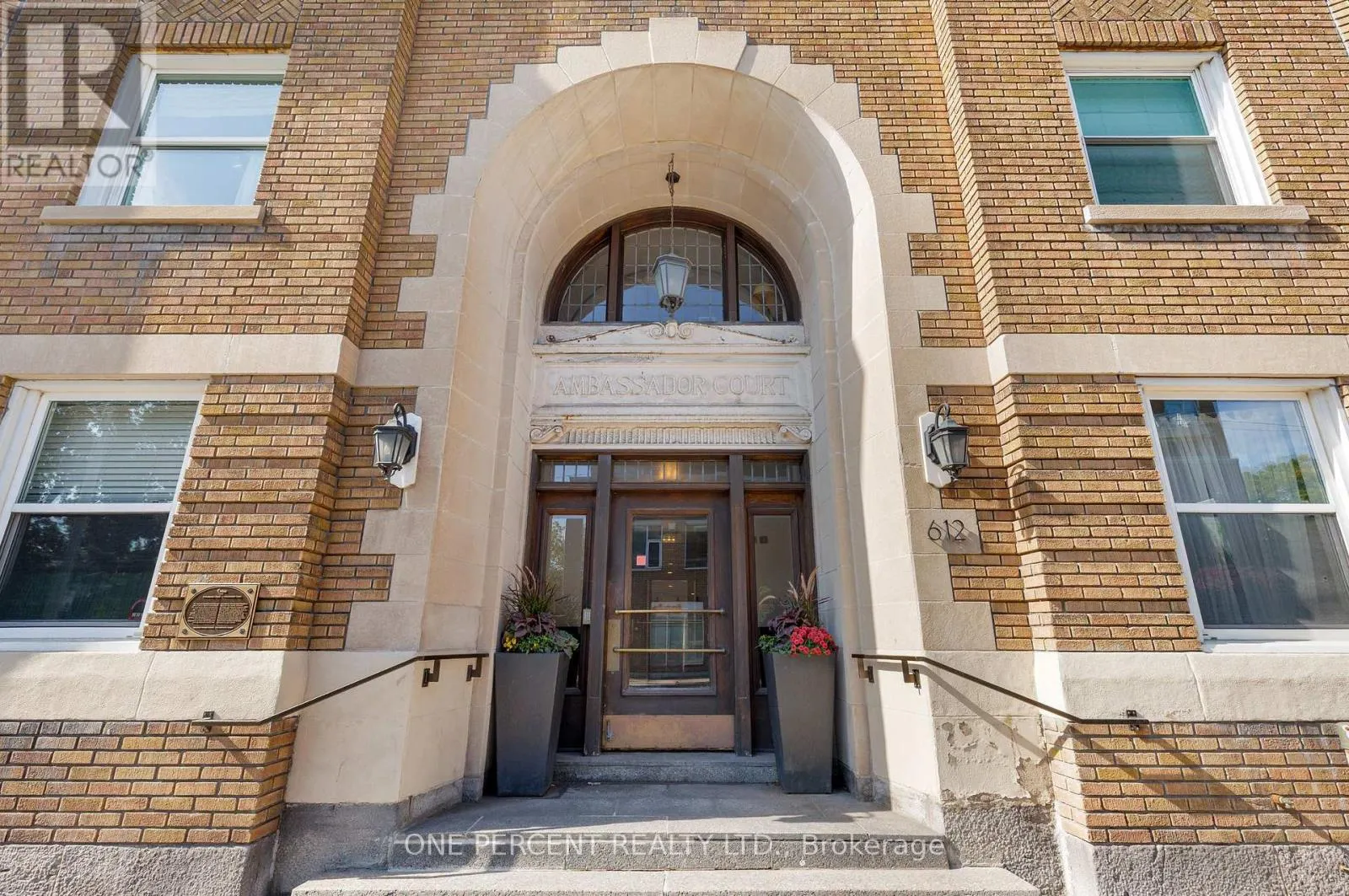 25 - 612 BANK STREET
