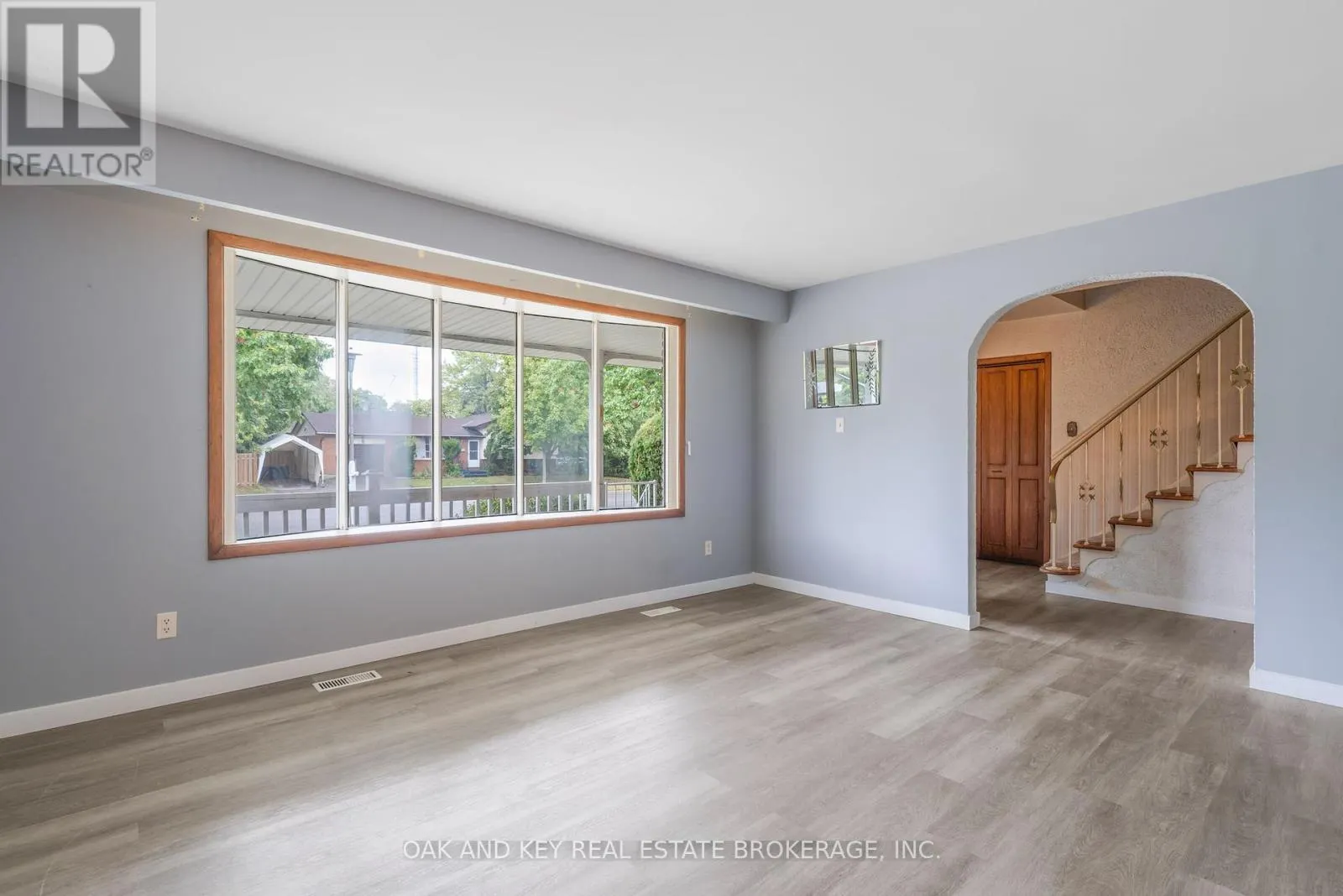 180 BELMONT DRIVE W