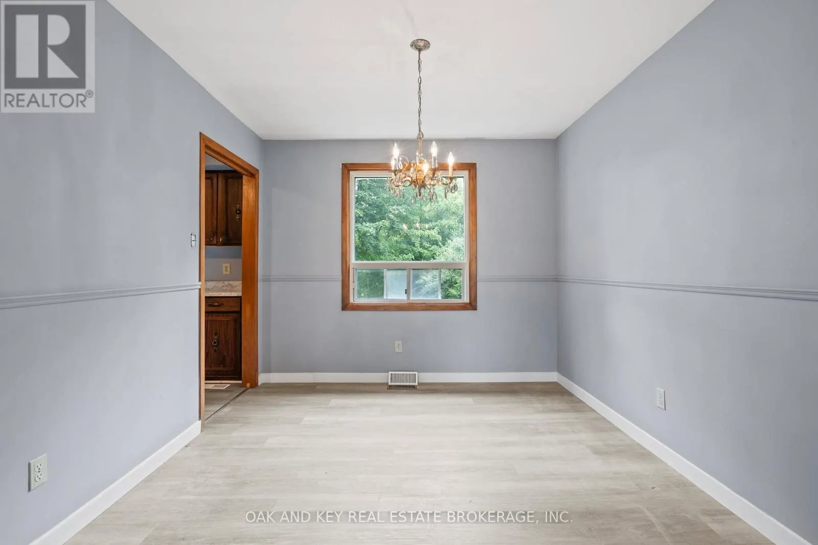 180 BELMONT DRIVE W