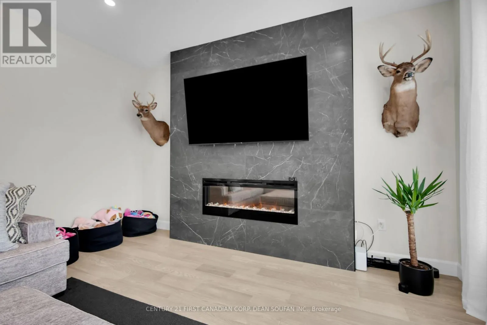 7251 SILVER CREEK CIRCLE