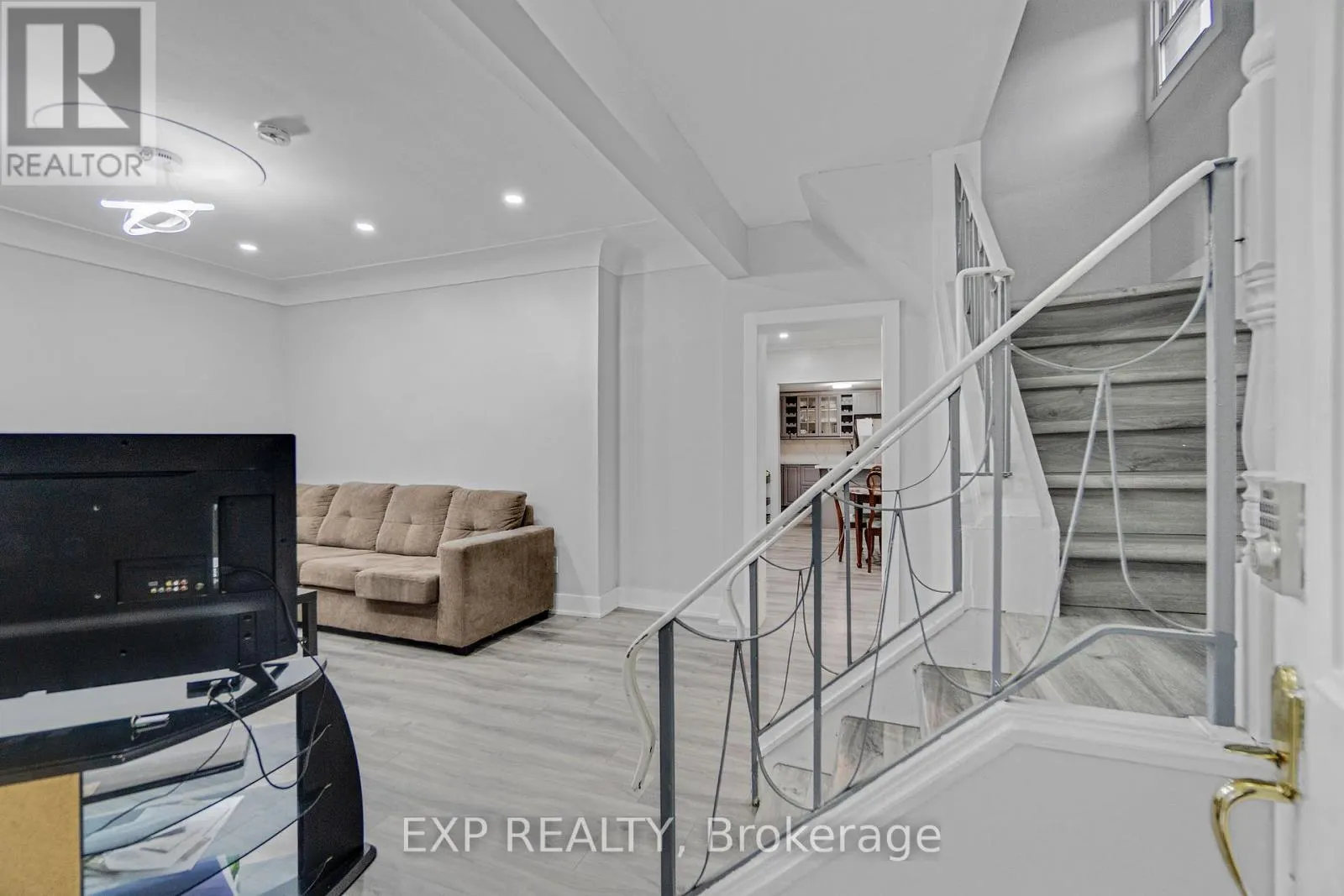 23 LYNDHURST STREET
