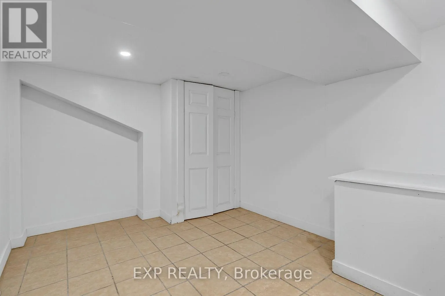 23 LYNDHURST STREET