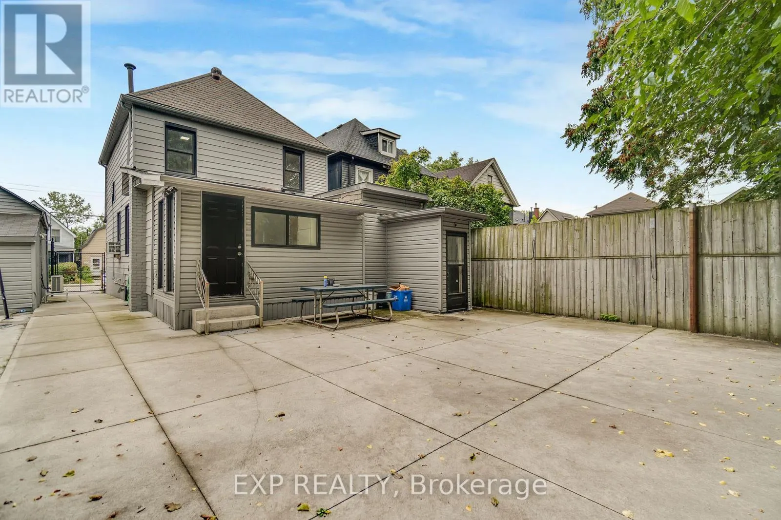 23 LYNDHURST STREET