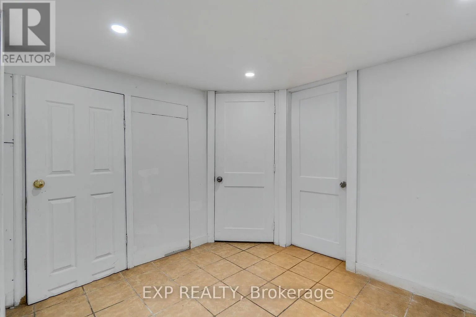 23 LYNDHURST STREET