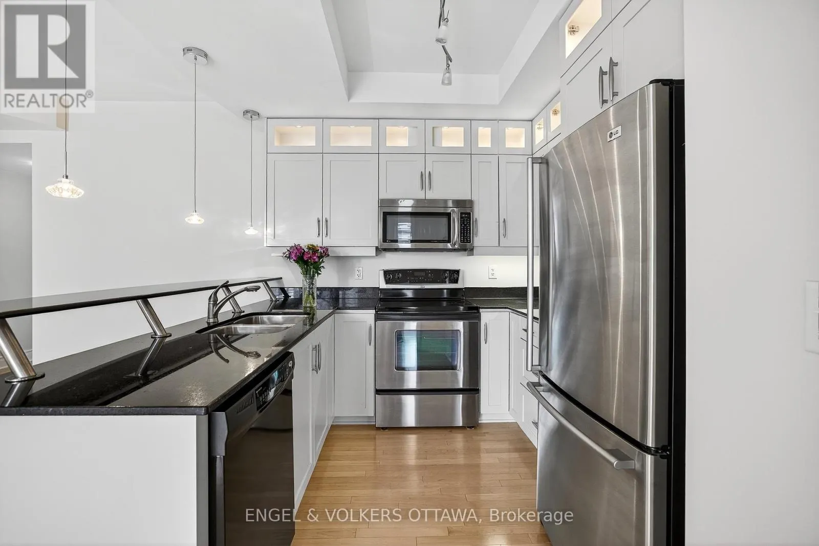 505 - 95 BRONSON AVENUE
