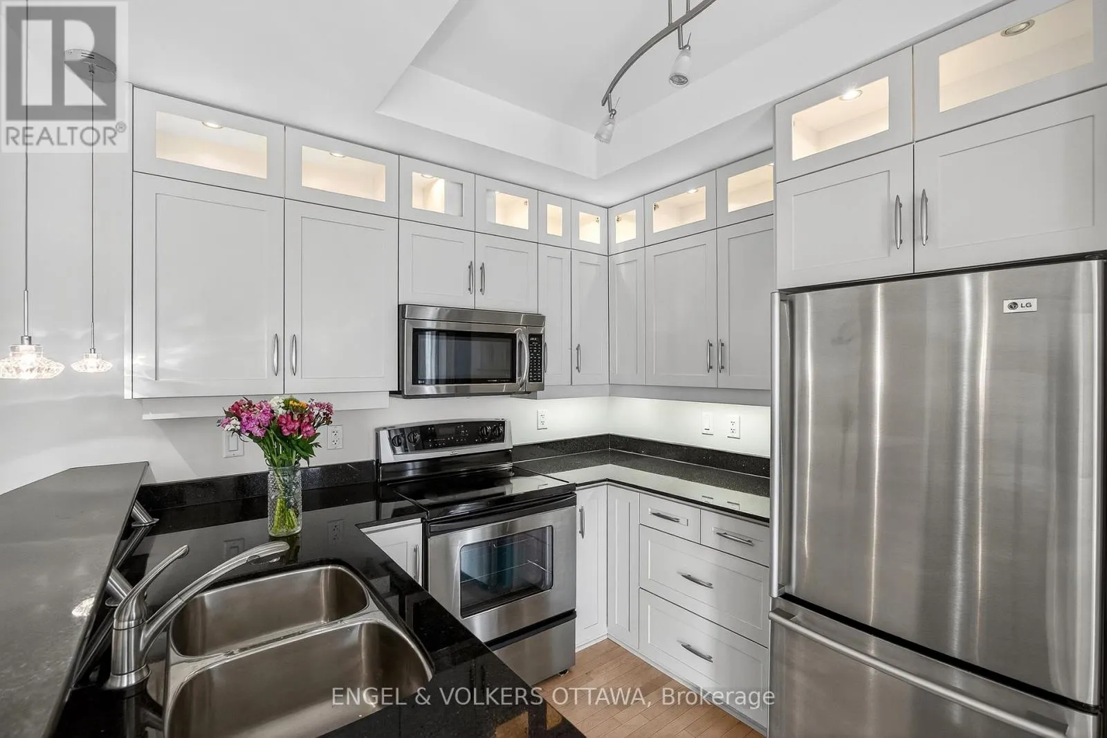 505 - 95 BRONSON AVENUE