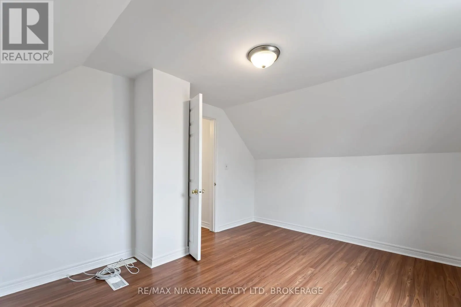 21 MAYWOOD AVENUE