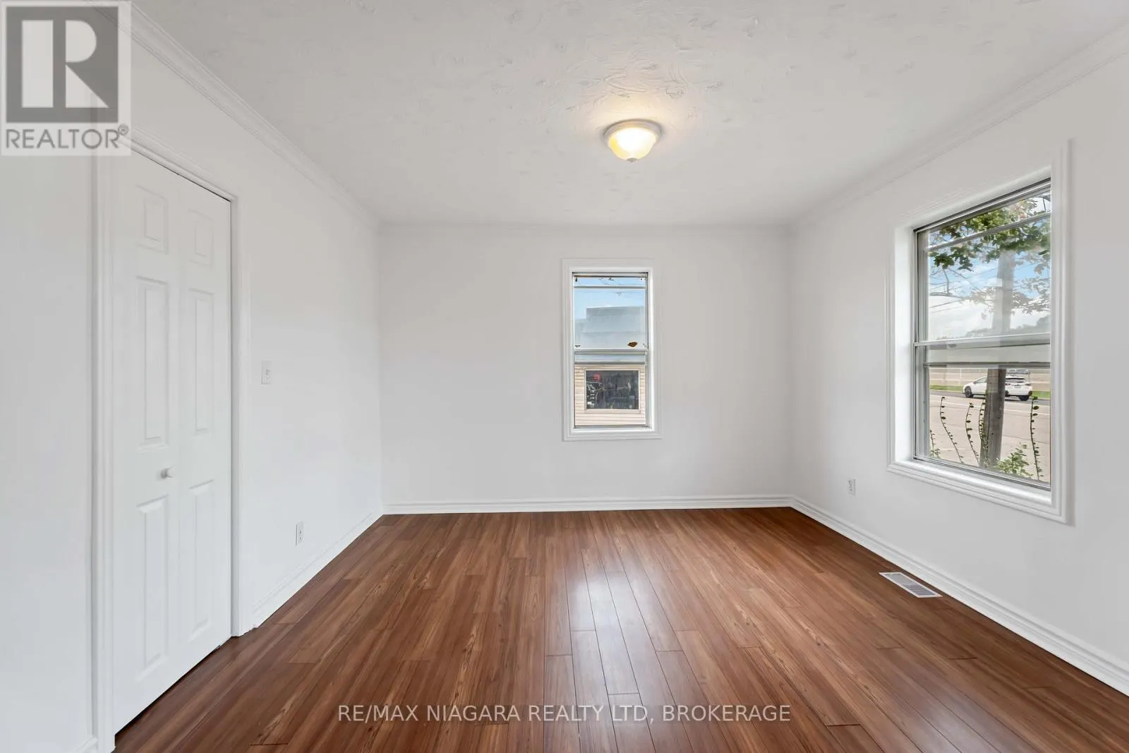 21 MAYWOOD AVENUE