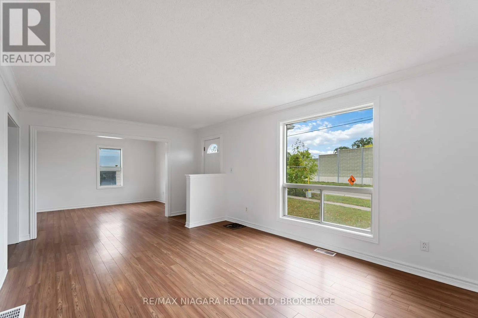 21 MAYWOOD AVENUE