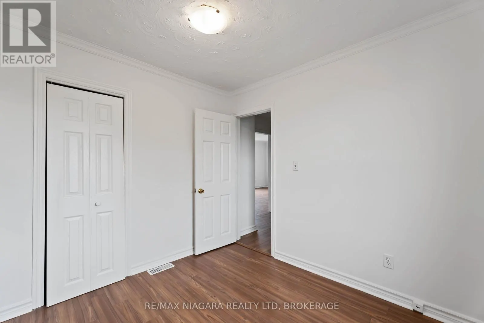 21 MAYWOOD AVENUE