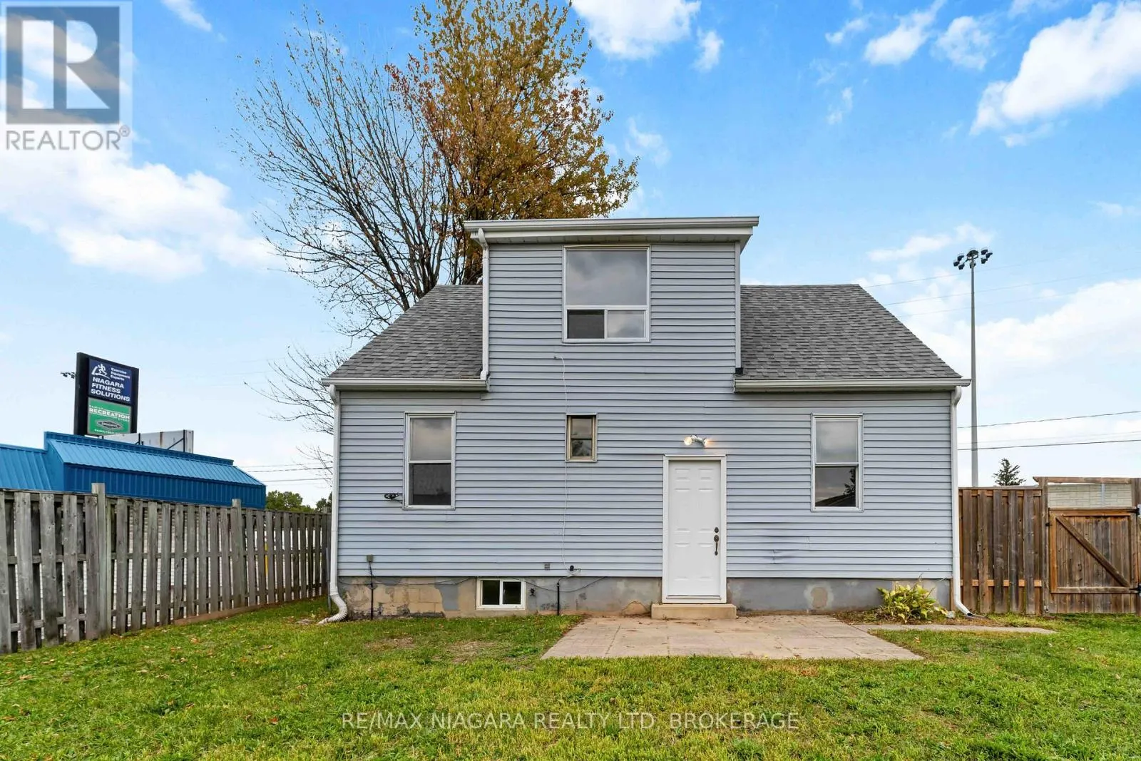 21 MAYWOOD AVENUE