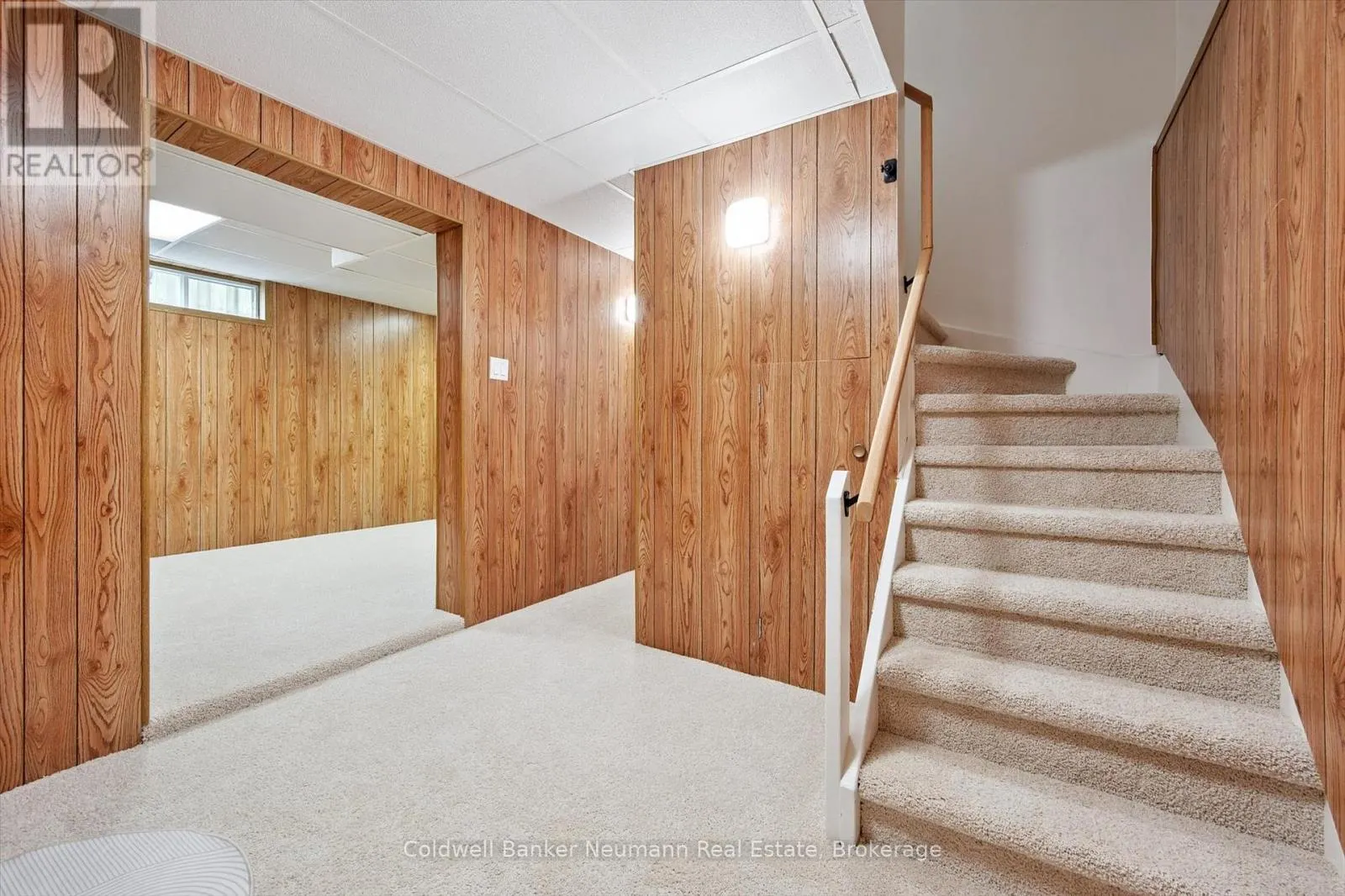 46 DUNHILL CRESCENT