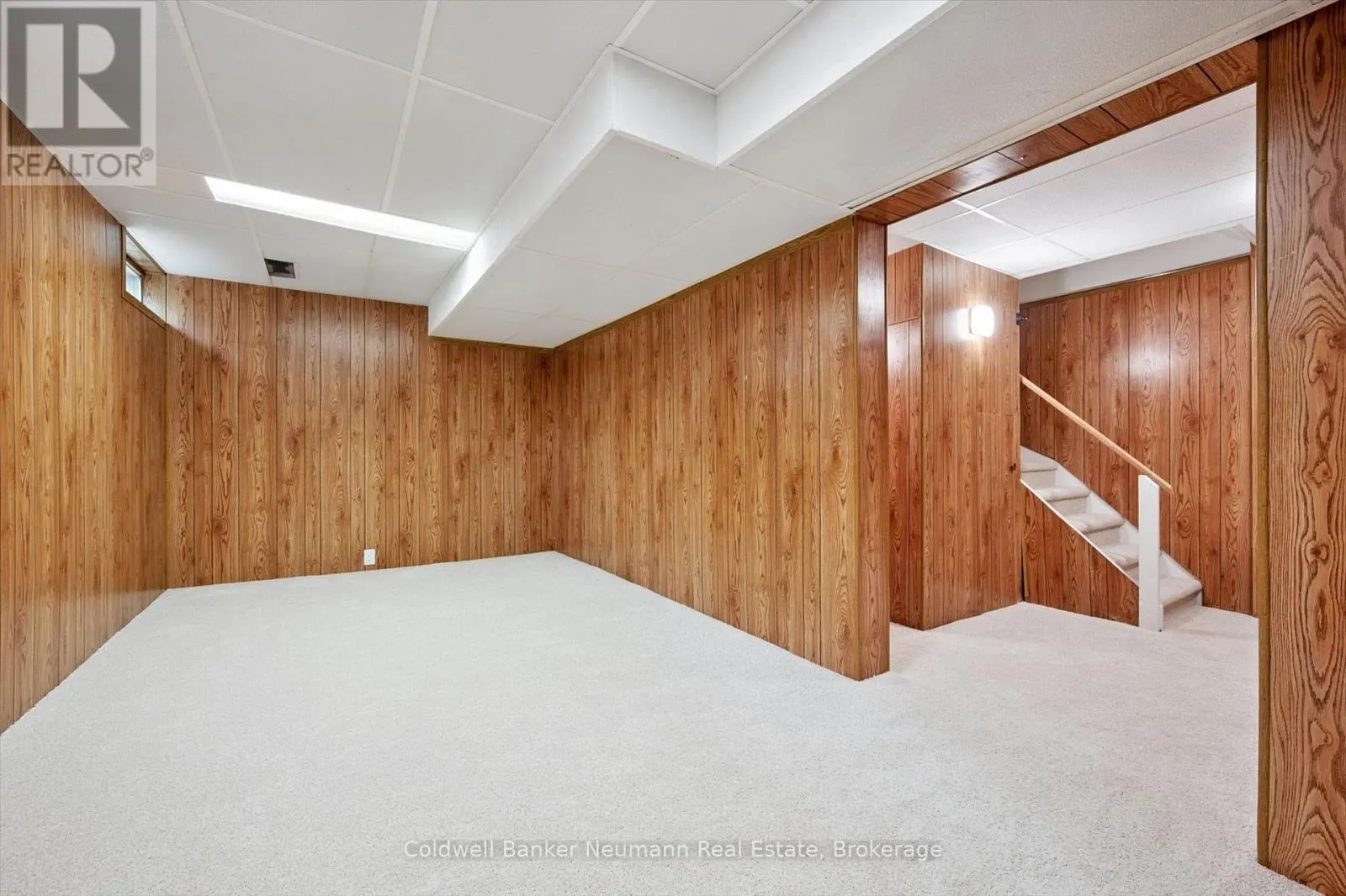 46 DUNHILL CRESCENT