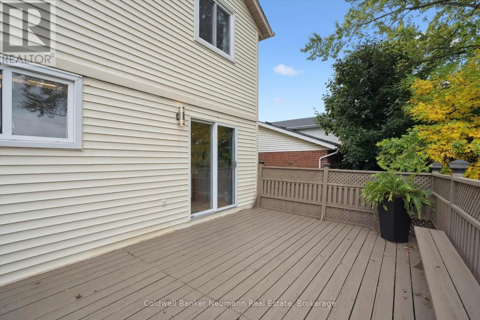 46 DUNHILL CRESCENT