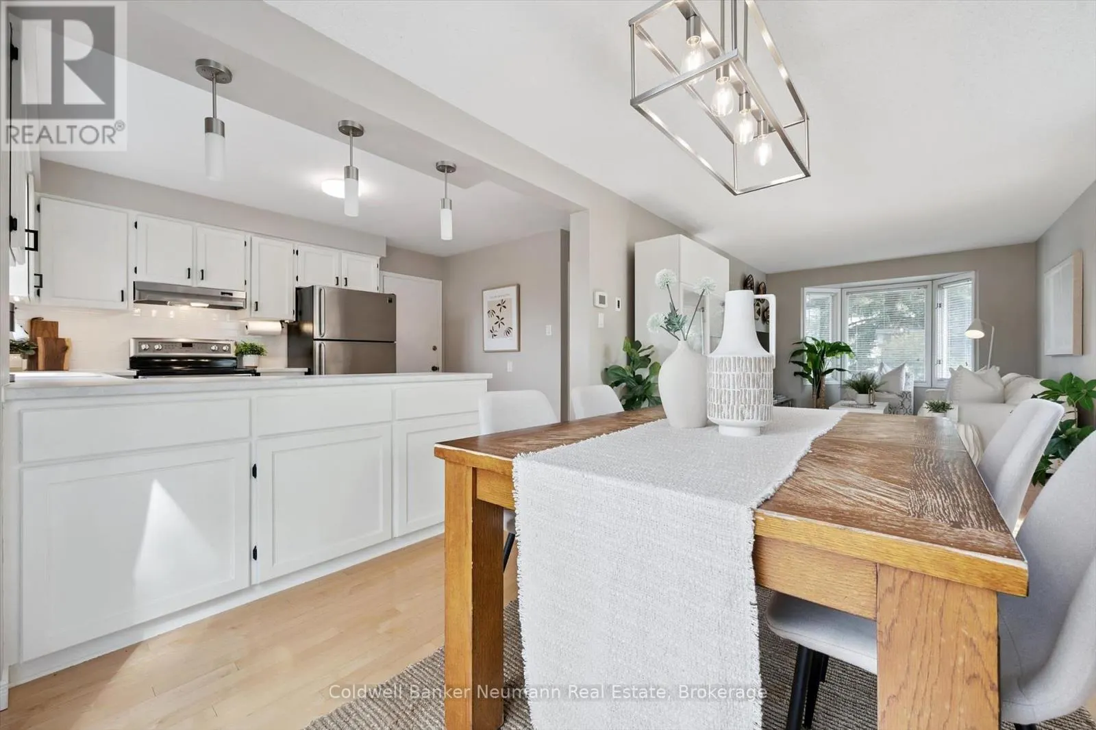 46 DUNHILL CRESCENT