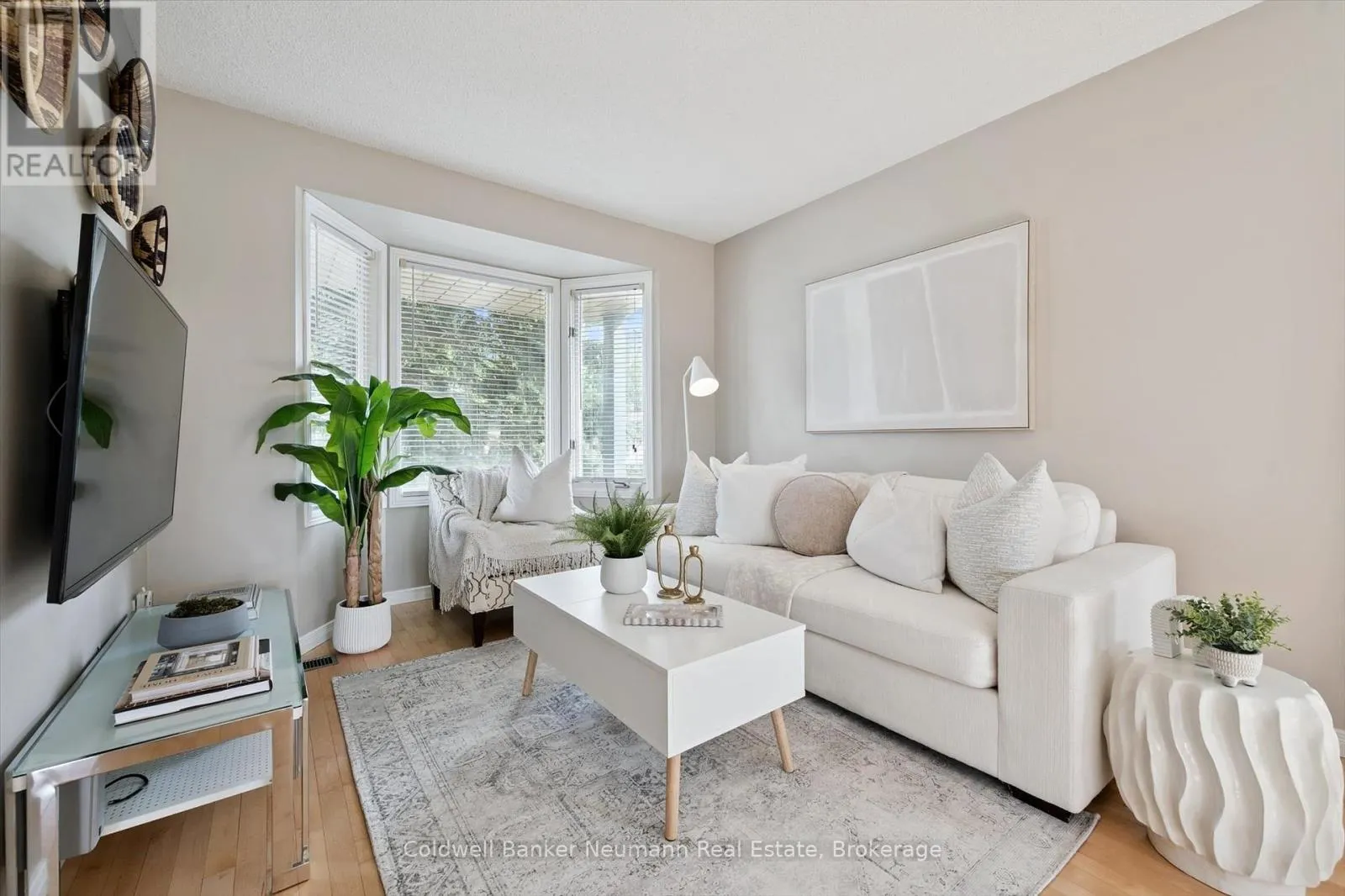 46 DUNHILL CRESCENT