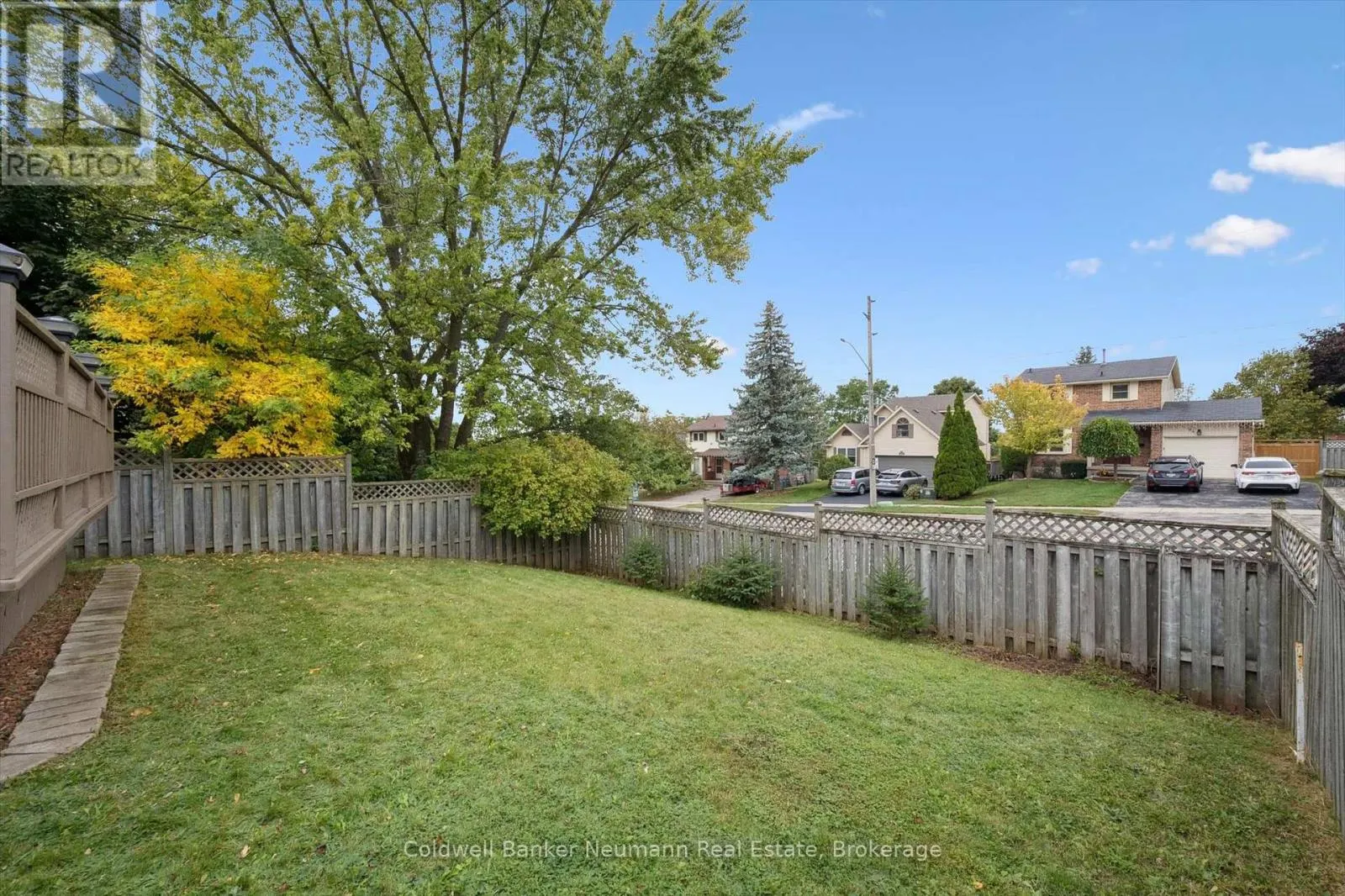 46 DUNHILL CRESCENT
