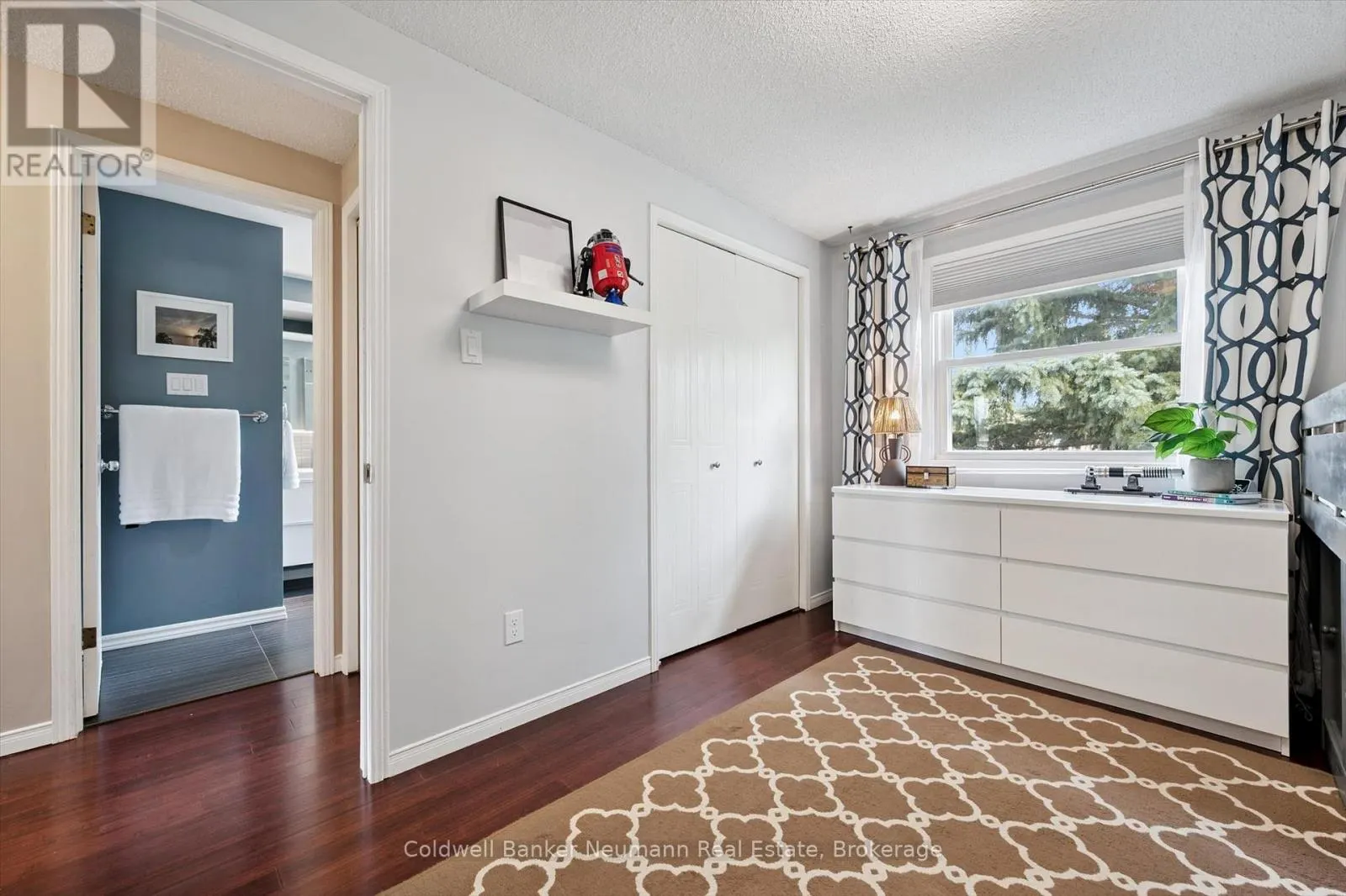 46 DUNHILL CRESCENT