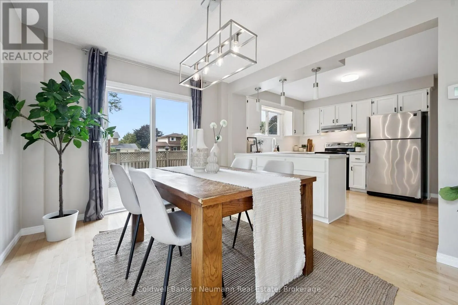 46 DUNHILL CRESCENT