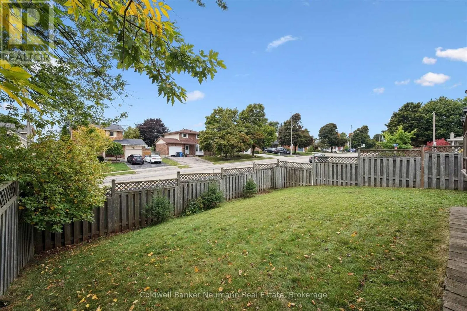 46 DUNHILL CRESCENT
