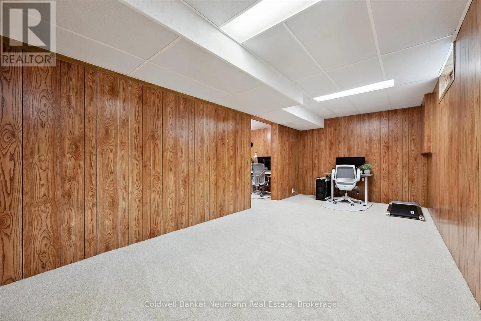 46 DUNHILL CRESCENT