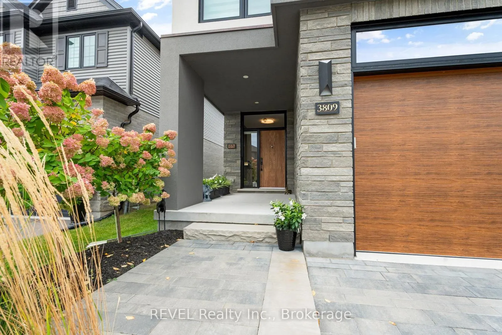 3809 SIMPSON LANE