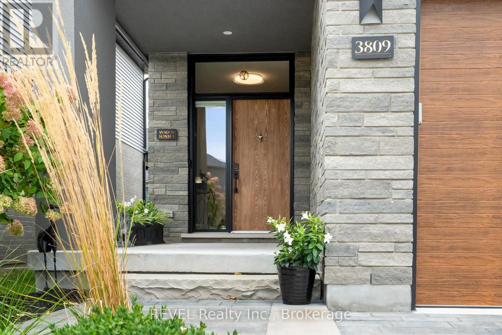 3809 SIMPSON LANE