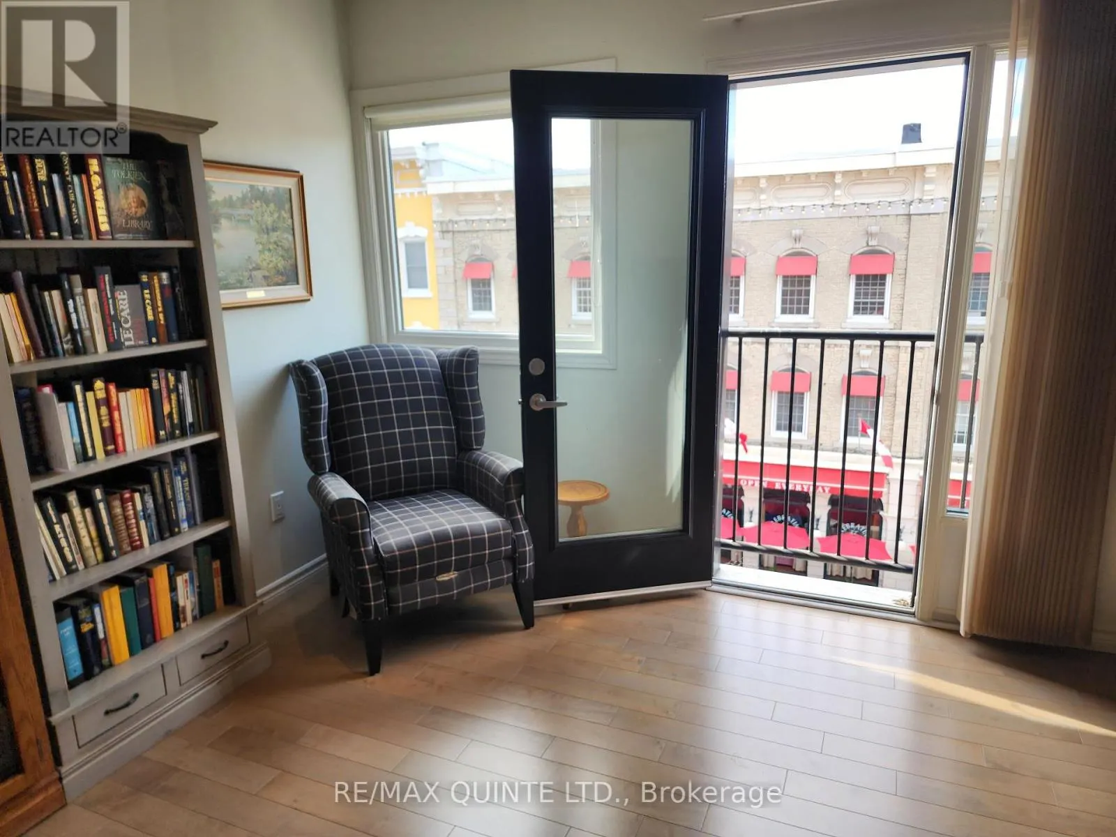 304 - 199 FRONT STREET, #304