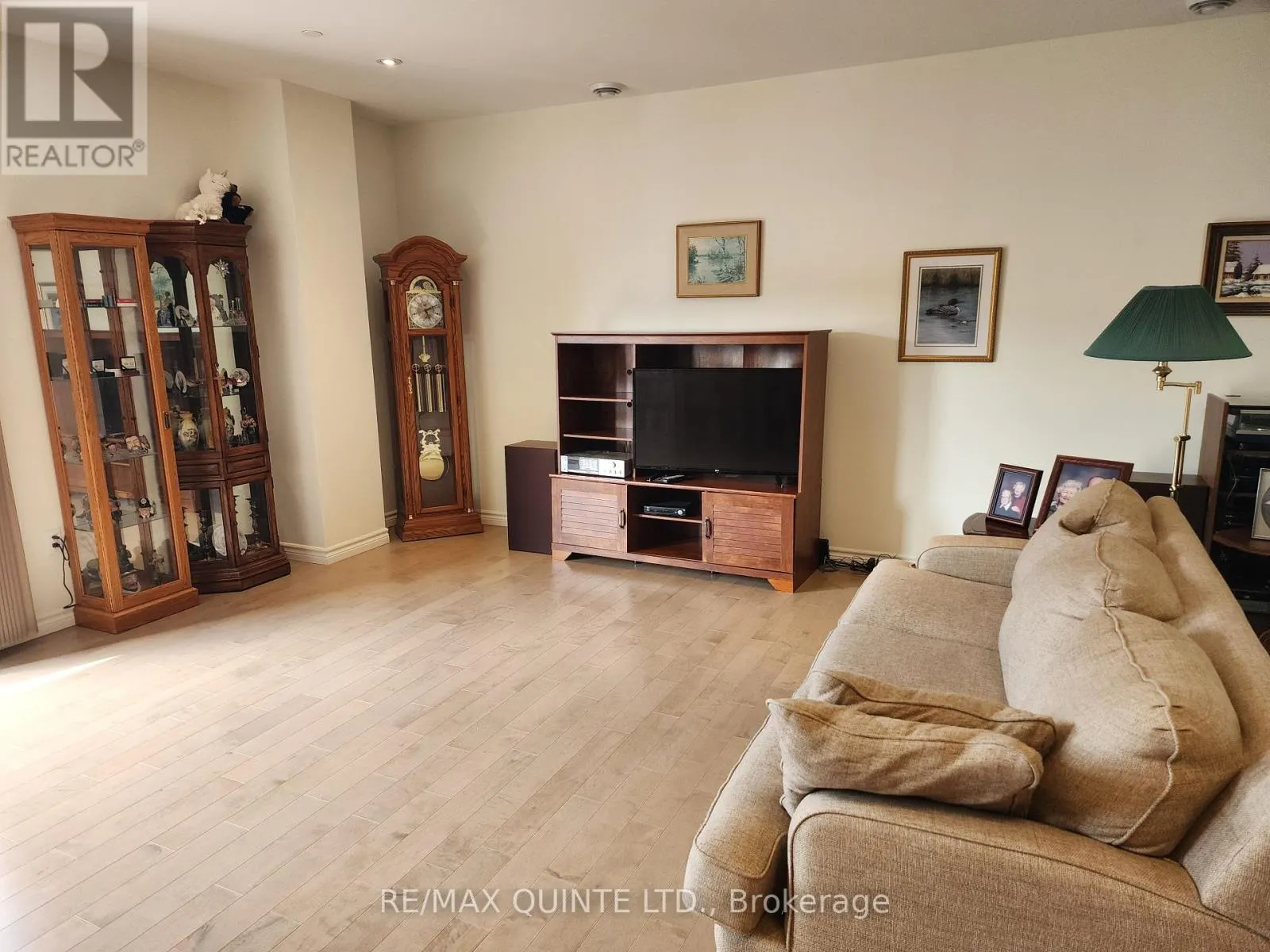 304 - 199 FRONT STREET, #304