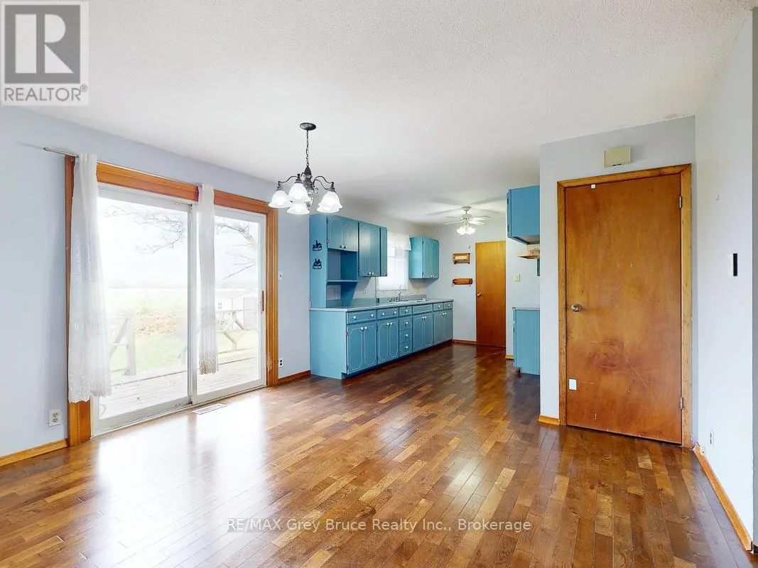 877 30TH STREET W