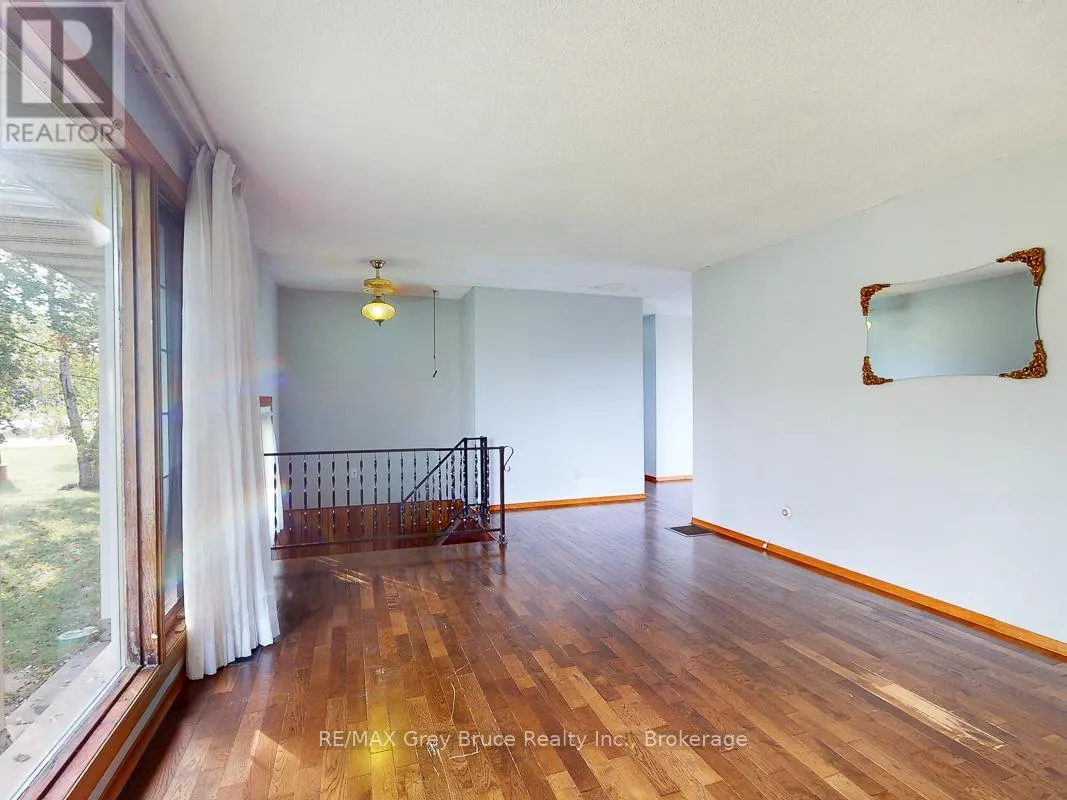 877 30TH STREET W