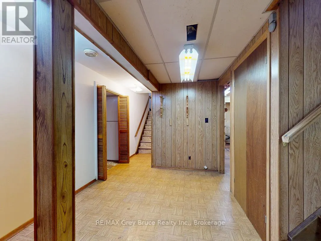 877 30TH STREET W