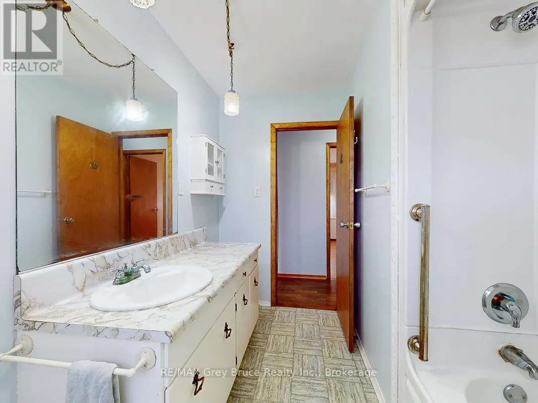 877 30TH STREET W