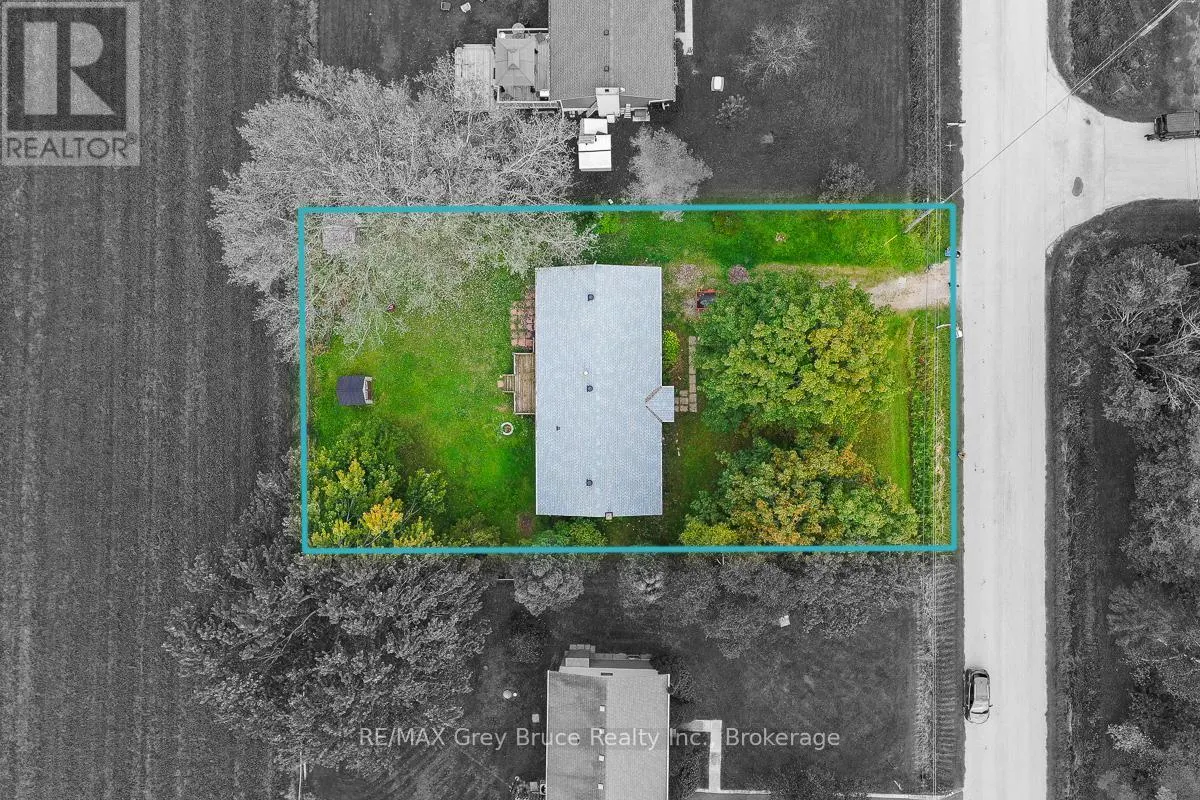 877 30TH STREET W